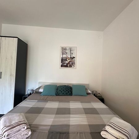Studio Apartment Coce Трогир Екстериор снимка