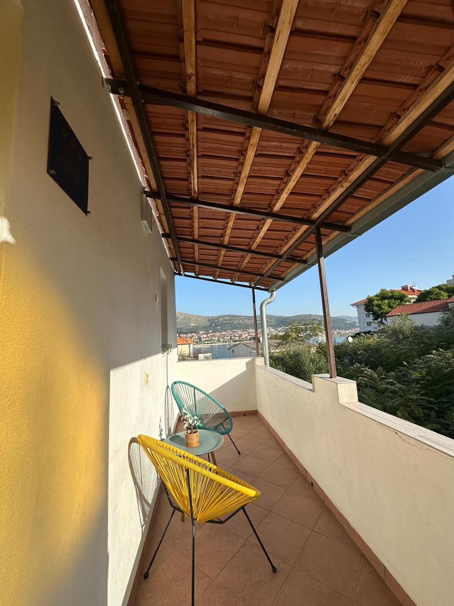 Studio Apartment Coce Трогир Екстериор снимка