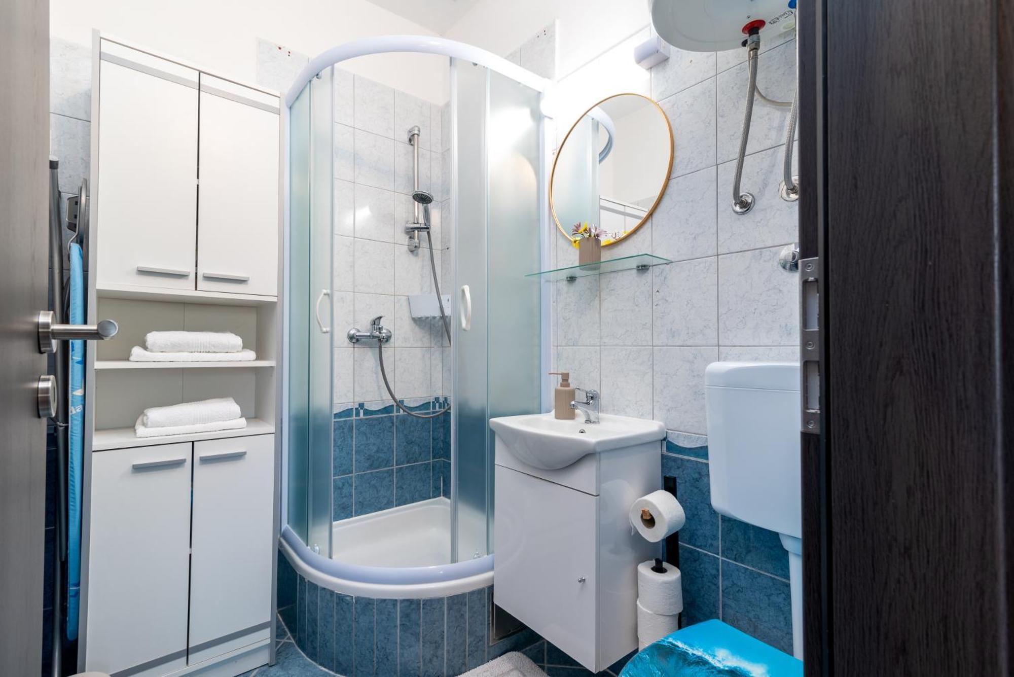 Studio Apartment Coce Трогир Екстериор снимка