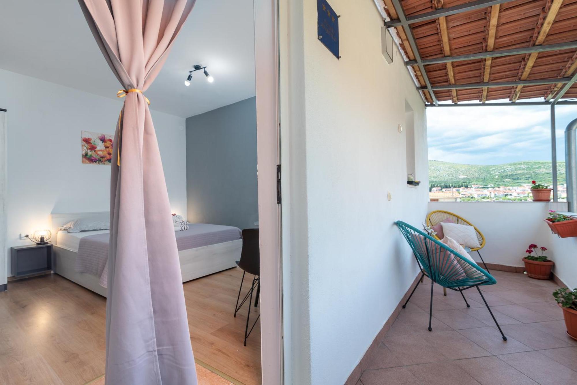 Studio Apartment Coce Трогир Екстериор снимка